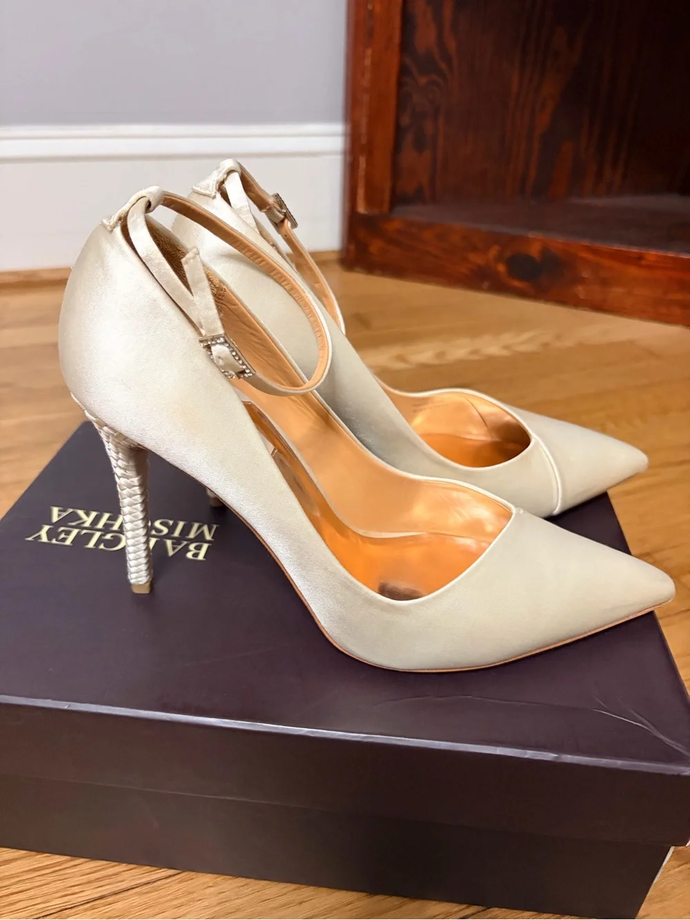 Badgley Mischka Ivory Pointed-Toe Ankle-Strap Pumps